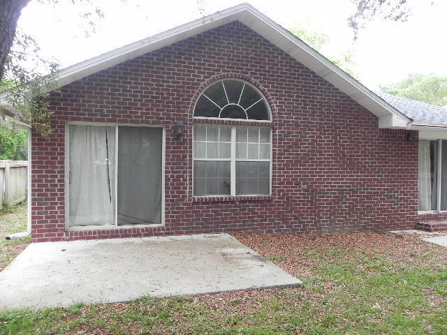 Building Photo - Nice 3BR/2BA - Convenient to NAS Pensacola