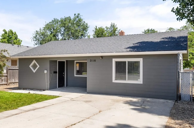 Building Photo - 2116 S Longmont Ave