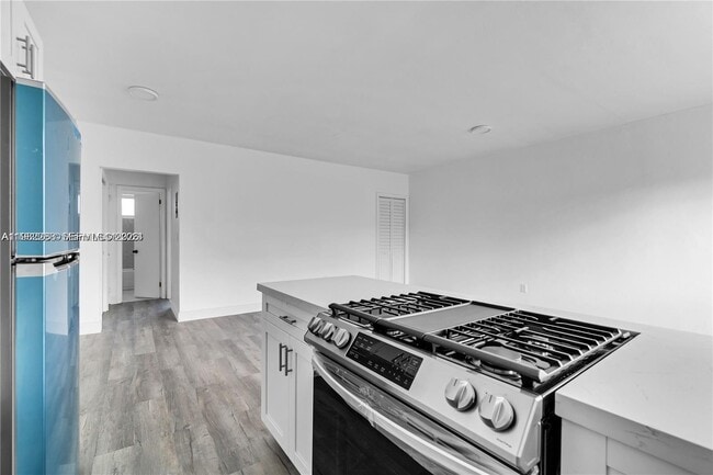 Photo - 780 73rd St Unidad 11