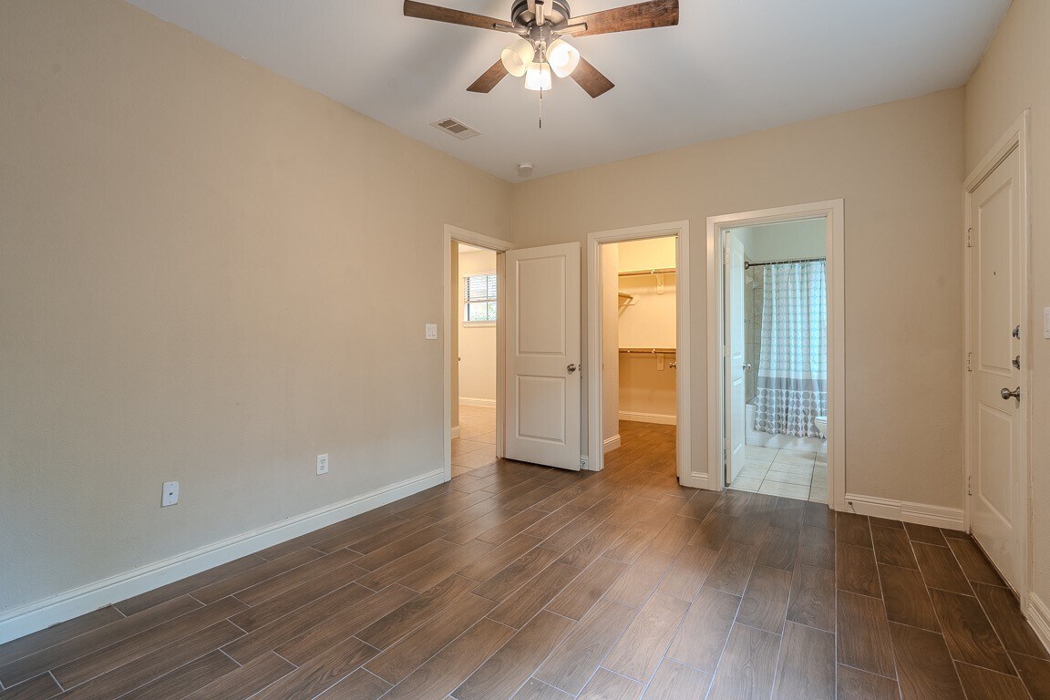 Photo - 5213 Eigel St