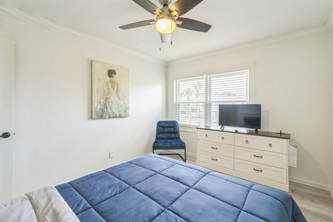 Photo - 695 A1A N