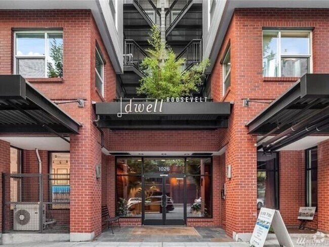 Building Photo - Light and Bright Top floor 1bd 1bath Condo! Unit 610