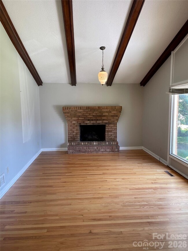 Photo - 402 E L St