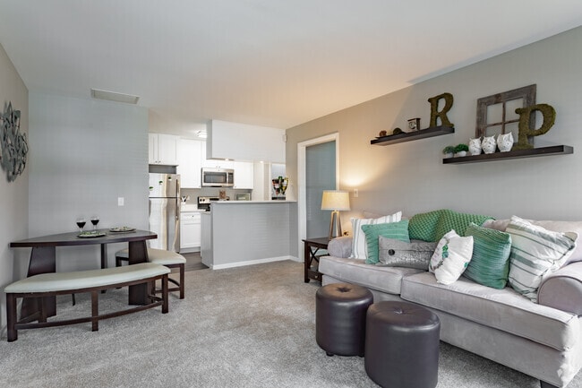 Photo - Remington Place Apartments