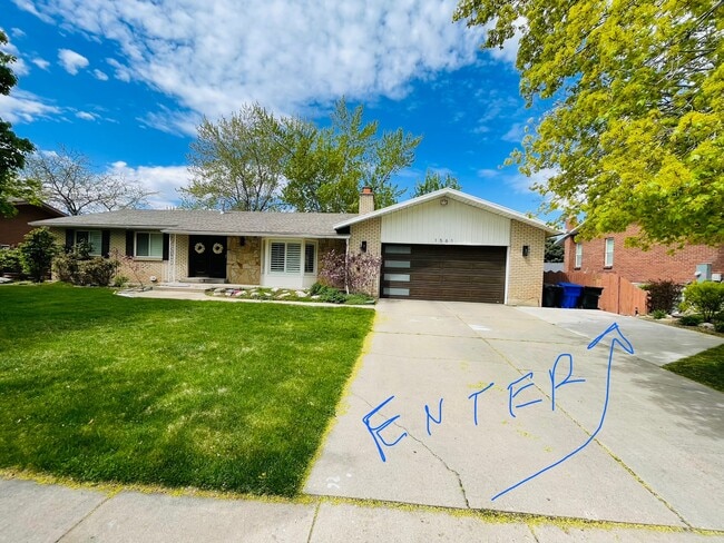Photo - 1561 N 700 E House