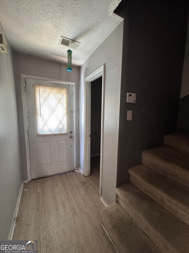 Photo - 1602 Pine Tree Trail