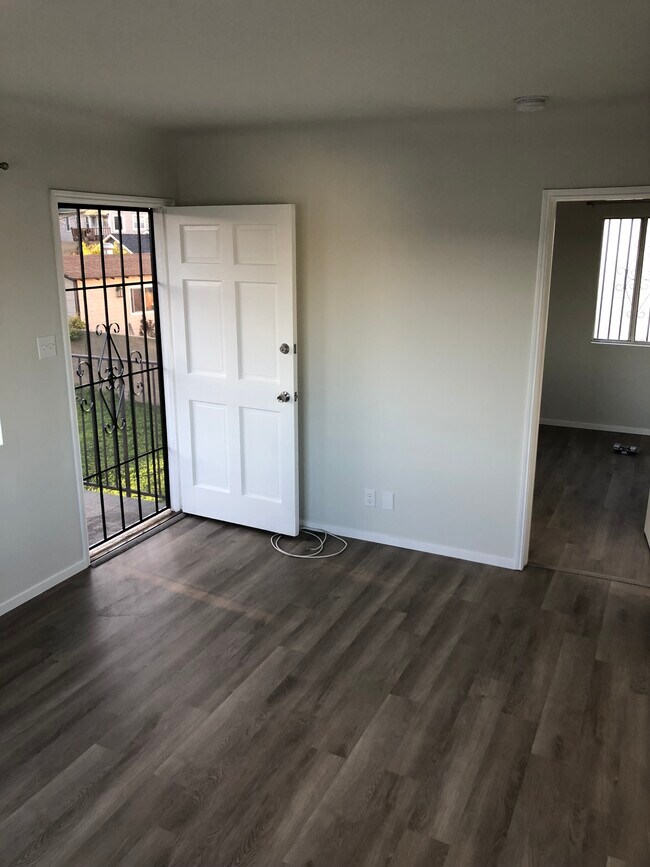 Entry to living room - 119 W Hillsdale St Unit B