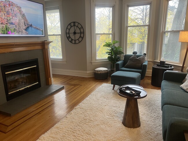 Photo - 1217 W George St Unidad 2F