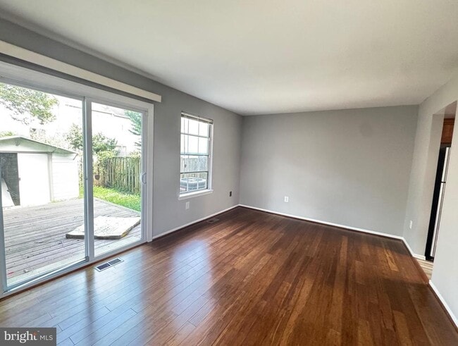 Photo - 6674 Ducketts Ln