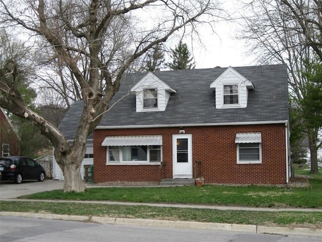 Building Photo - 703 16th St Rental