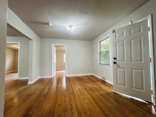 Photo - 4861 Eastern Ln