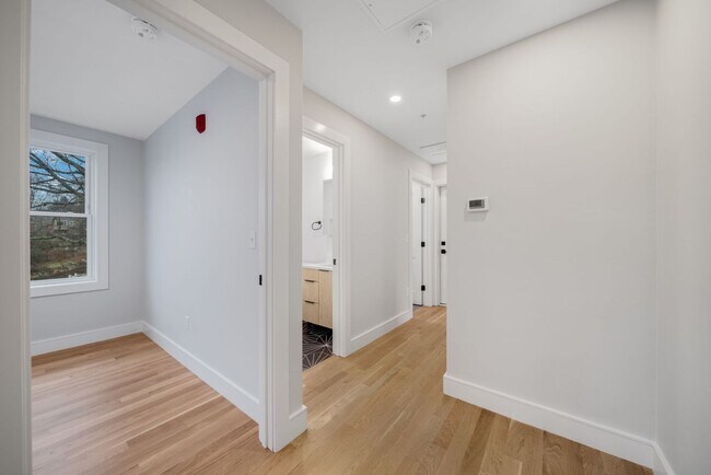 7-9 Wenham St