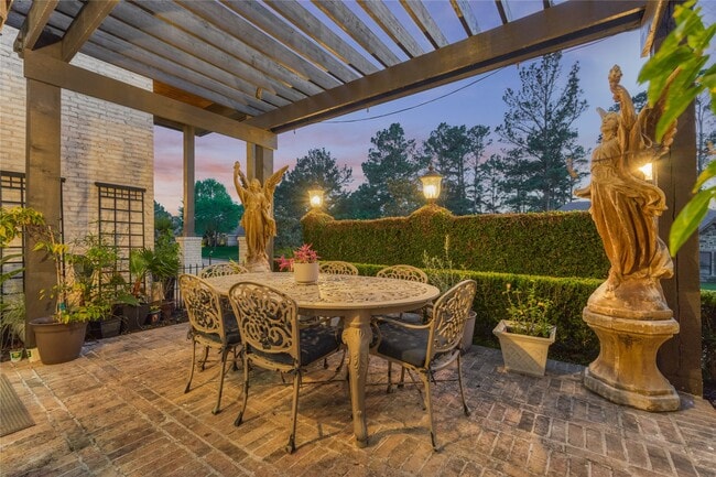 Photo - 39 Wycliffe Dr