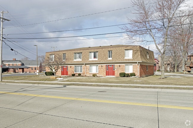 Worthington Court Apartments - Worthington Court Apartments
