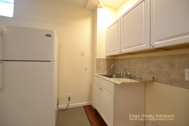 Photo - 33 Murdock St Unit 2