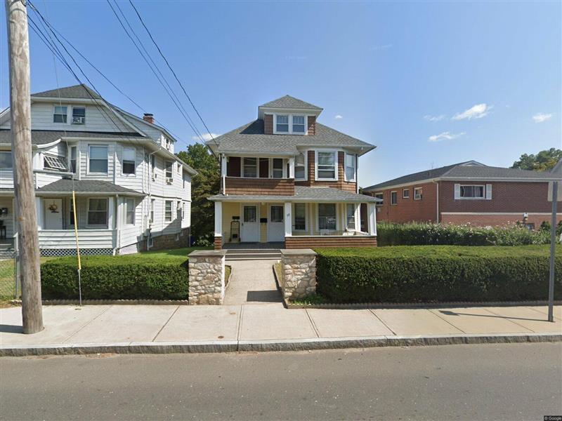 Charming clean first floor of a two f - Charming clean first floor of a two f