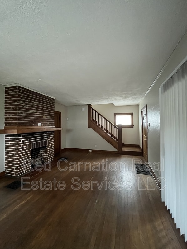 Photo - 1009 W Hillcrest Ave