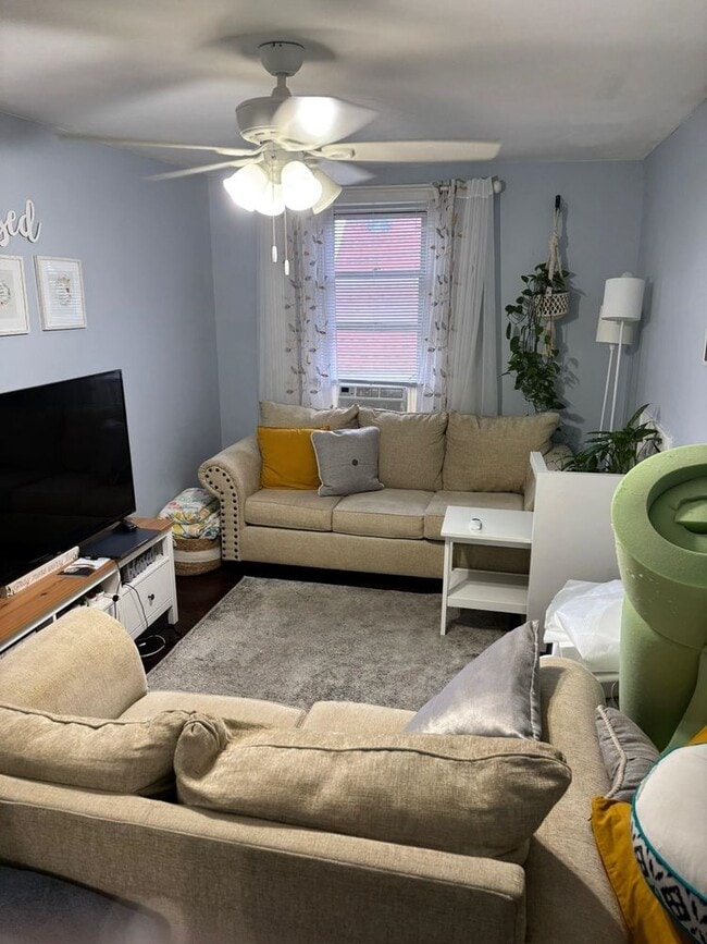 Building Photo - 481 Ave E Unit 2-2 Rental