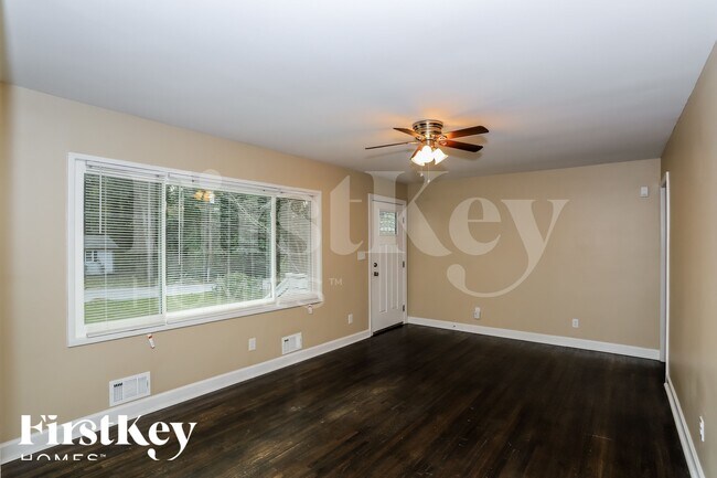 Photo - 1855 Shamrock Dr