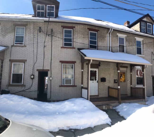 Photo - 742 Genesee St