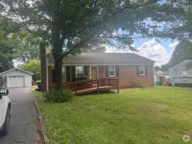 Building Photo - 28 Gentry Rd Rental
