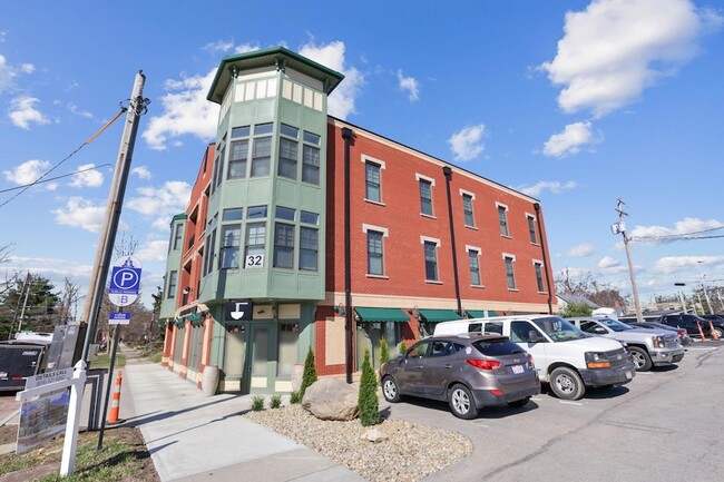 Building Photo - 32 W College Ave Rental