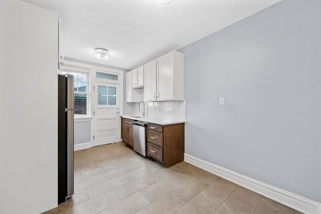 1240-72 Hawthorne Pl
