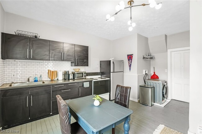 Building Photo - 1009 Kenilworth Ave Unit 3