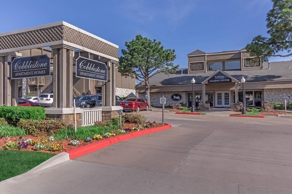 Cobblestone Apartments in Tulsa, OK - Cobblestone Apartments