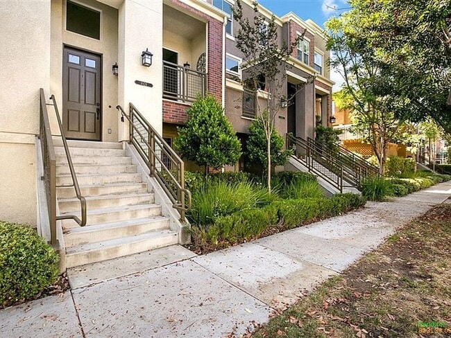 Building Photo - 2 BR, 2 Bath, 2 Car garage Rental