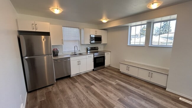 Photo - 12039-12055 55 St NW Unit Bsmt G4