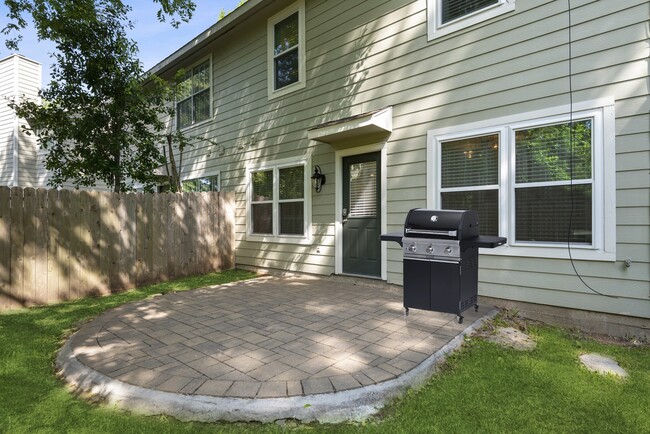 Photo - 35 N Walden Elms Cir