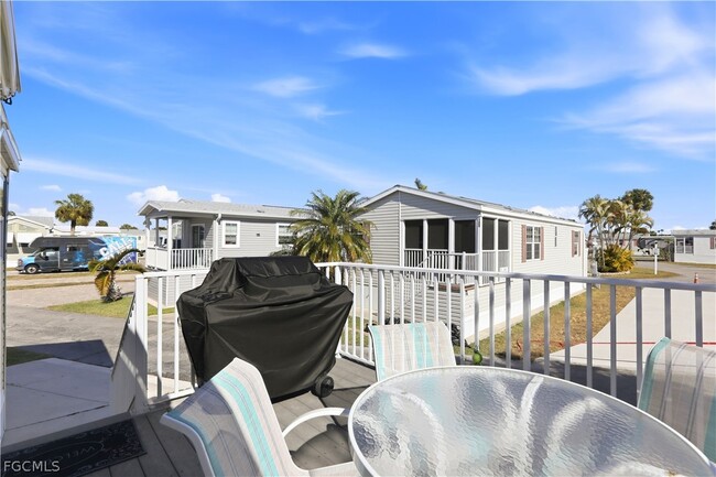 Building Photo - 158 Nanaimo Trail