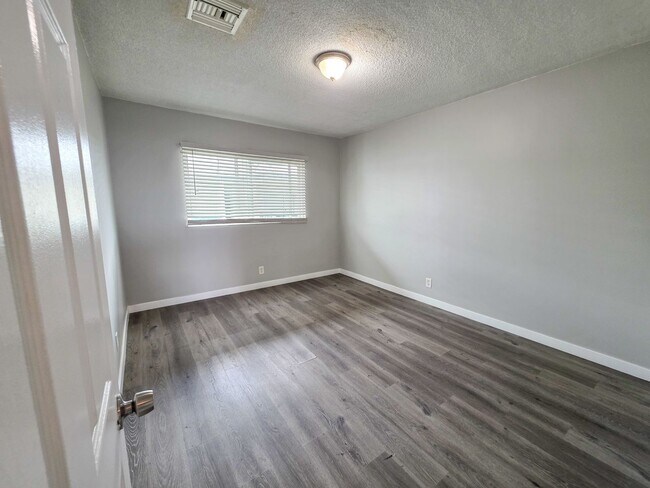 Photo - 620 S Myrtle