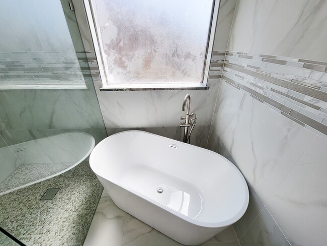 Building Photo - 24534 San Pellino Dr