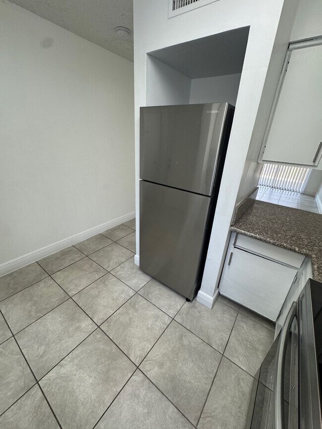 1197 Bentley Rd Unit 2