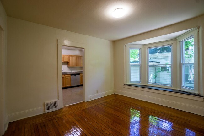 Photo - 1217 1/2 Madison Street - First Floor Apa... Unit Madison 1217 1/2
