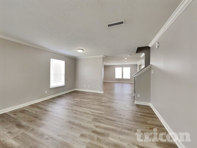 Photo - 8432 Centenary Dr