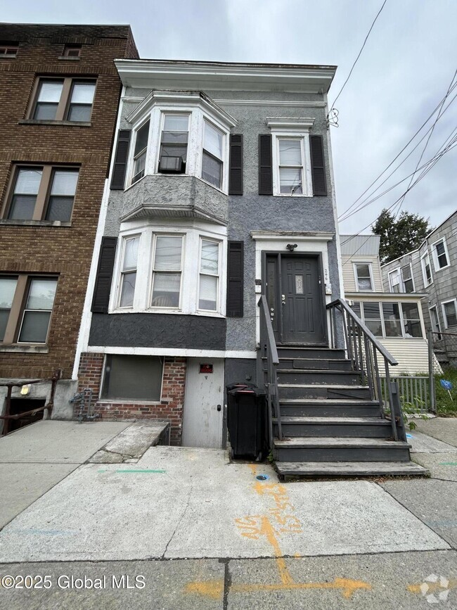 Building Photo - 246 Morton Ave Unit 1 Rental
