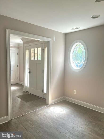 Photo - 202 Cobblestone Dr