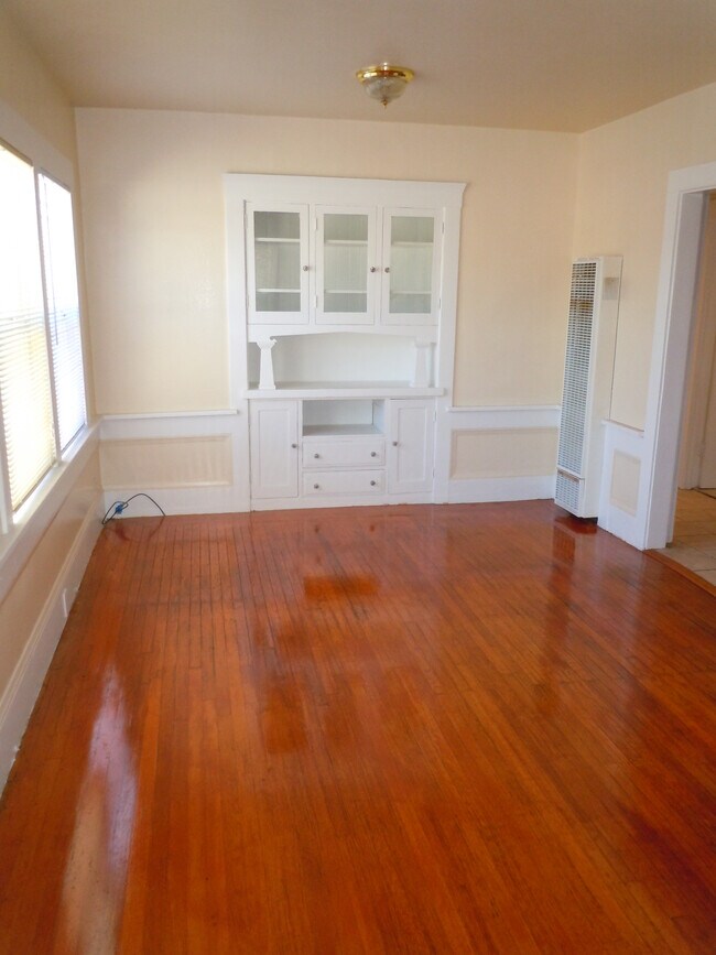 Photo - 1094 Aileen St