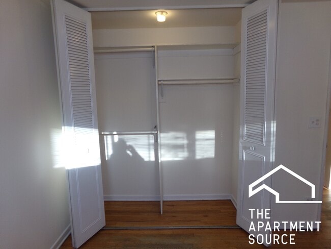 Photo - 6006 N Kenmore Ave Unit 307