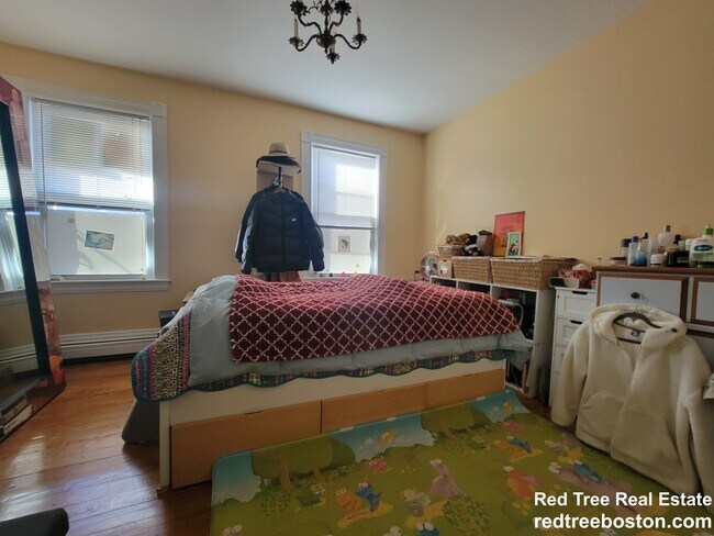 Photo - 147 Brook St