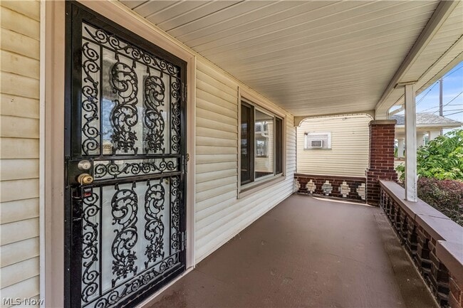 Photo - 6800 Kazimier Ave