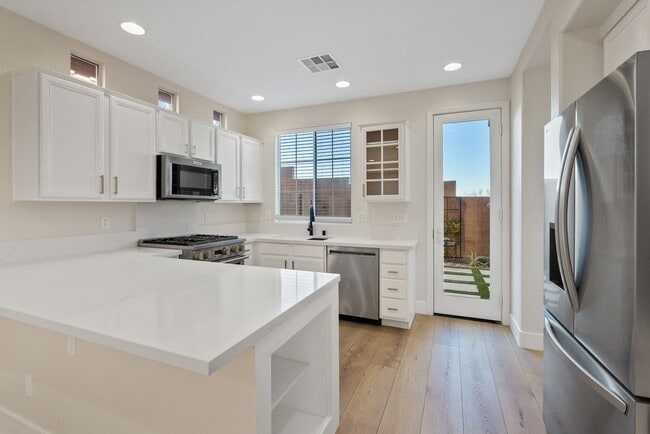 Photo - 3BD/2.5BA GUARD GATED SUMMERLIN HOME!