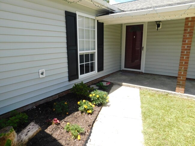 Photo - Home located in the heart of Havelock!