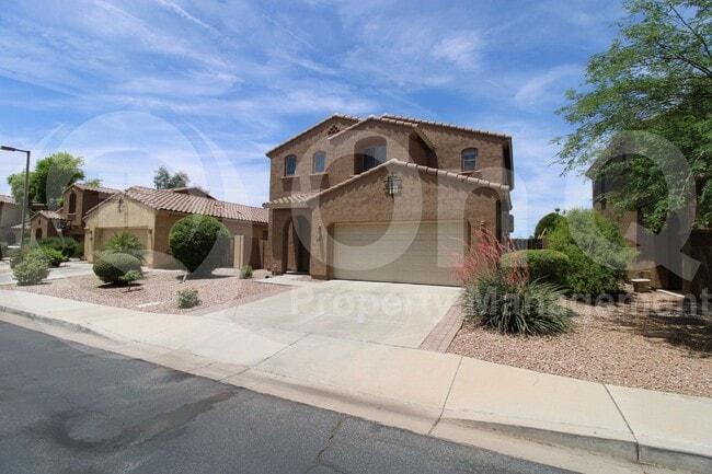 Building Photo - 730 N Robins Way Rental