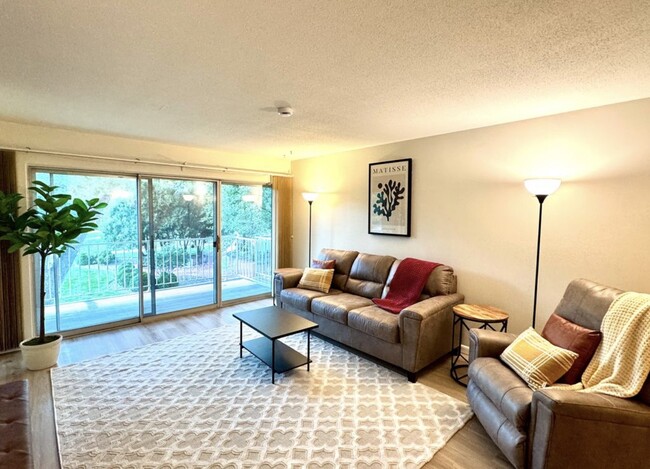 Photo - 2505 S Kiwanis Ave Unit 246