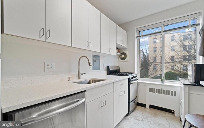 Photo - 4100 W St NW Unit 410