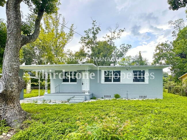 Building Photo - 1120 Skye Dr E Rental